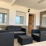 De Gredos * نافاريدوندا دي غريدوس