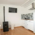 De Gredos * نافاريدوندا دي غريدوس